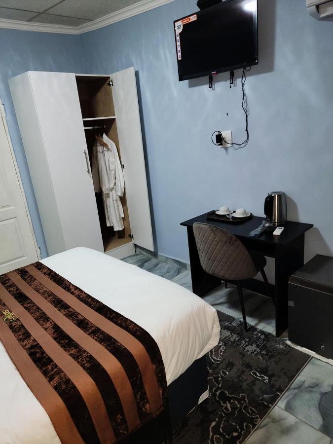 La-Nuel Guest Lodge Боксбург Экстерьер фото